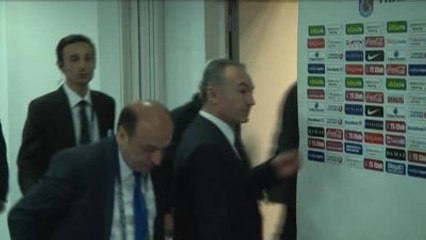 Trabzonspor-Fenerbahçe Maçının Tatil Edilmesi - Hakemlerin Stattan Ayrılışı