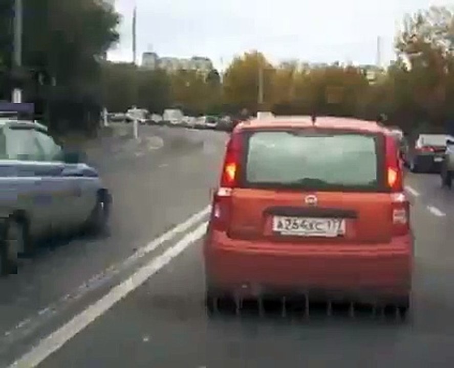 Хамло по встречке, пох на КамаЗ