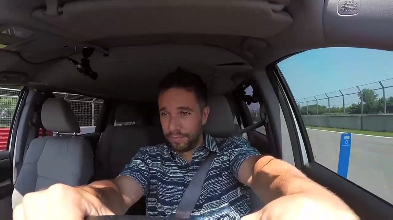 Taxi payant - Alexandre Barette joue au pilote de course--2016_03_29-Quebec3D