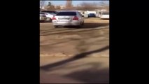 A 17 ans elle essaye de se garer et rentre dans 17 voitures sur un Parking en Russie