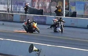 Çarptığı Motosikletin Arkasına Kondu