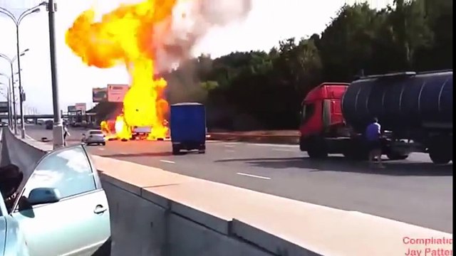 Trucking Accidents Highway Shocking Video Must Watch