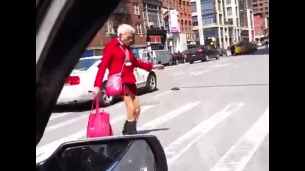 Hilarious  Old Cross Dresser in New York having some issues