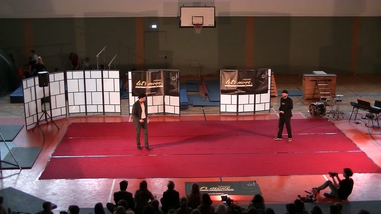 JVC_20160424_180956_00004_k02 LETS MOVE SAGT HALLO