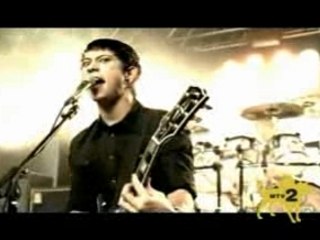 Trivium Pull harder on the strings of my martyr