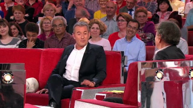 Christophe Dechavanne très ému dans Vivement dimanche
