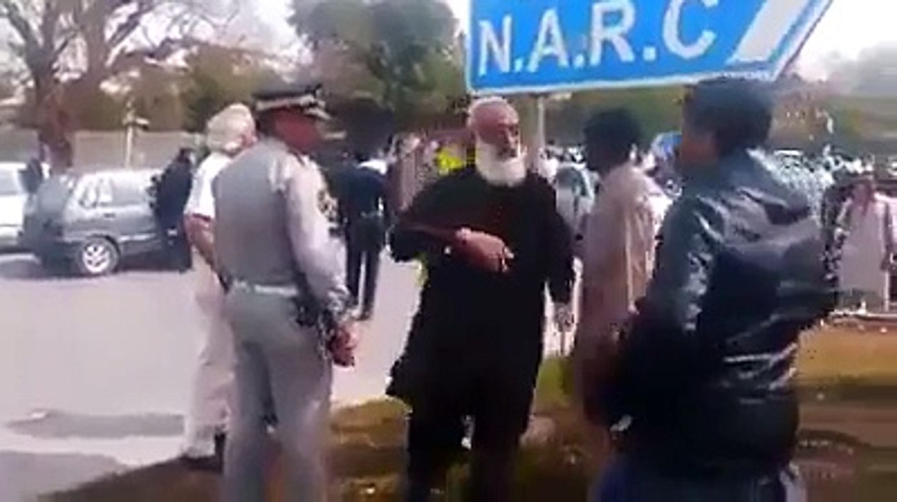 Islamabad: Watch What Citizens Did When City Police Blocked Public Route For VIP Movement