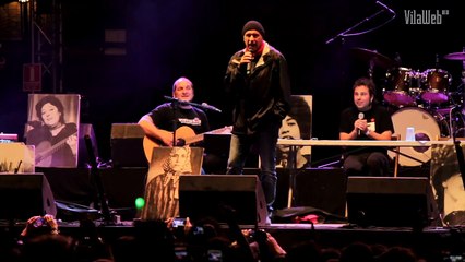 Lluís Llach emociona la plaça de bous cantant ‘Que tinguem sort’ amb corals valencianes