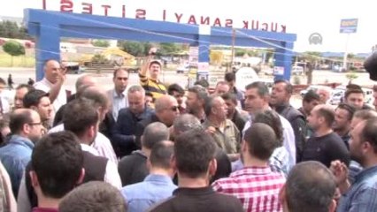 Esnaftan Atılan Roket Mermileri Nedeniyle Kepenk Kapatma Eylemi