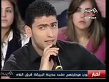 شاب طُلب منه الغناء على الهواء مباشرة , فانظر الى المفاجأة