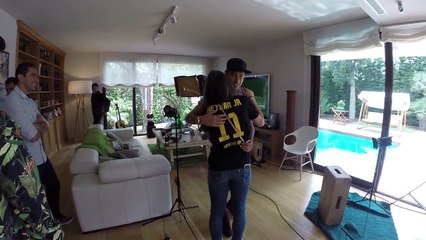 Neymar recieving Fans in is own House!