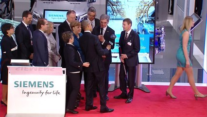 Barack Obama visite la foire de Hanovre avec Angela Merkel