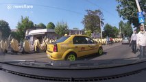 1,000 priests take part in impressive procession in Romania