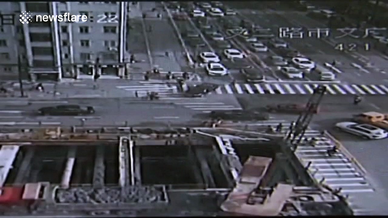 Road collapses causing sinkhole in China