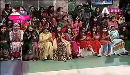 Polticians mein kyun Itni Famous hein, Saba Qamar Reveals