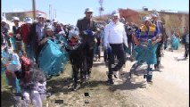 Tuşba Belediye Başkanı Öğrencilerle Birlikte Van Gölü Sahilinde Temizlik Yaptı