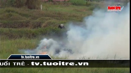 Giao thông hỗn loạn vì khói bụi dày đặc trên đường