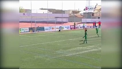 Kaleciyi 30 Metreden Röveşatayla Avladı