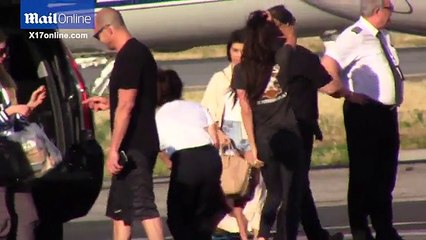 Kim Kardashian shows off her famous decolletage in low-cut top _ Daily Mail Online