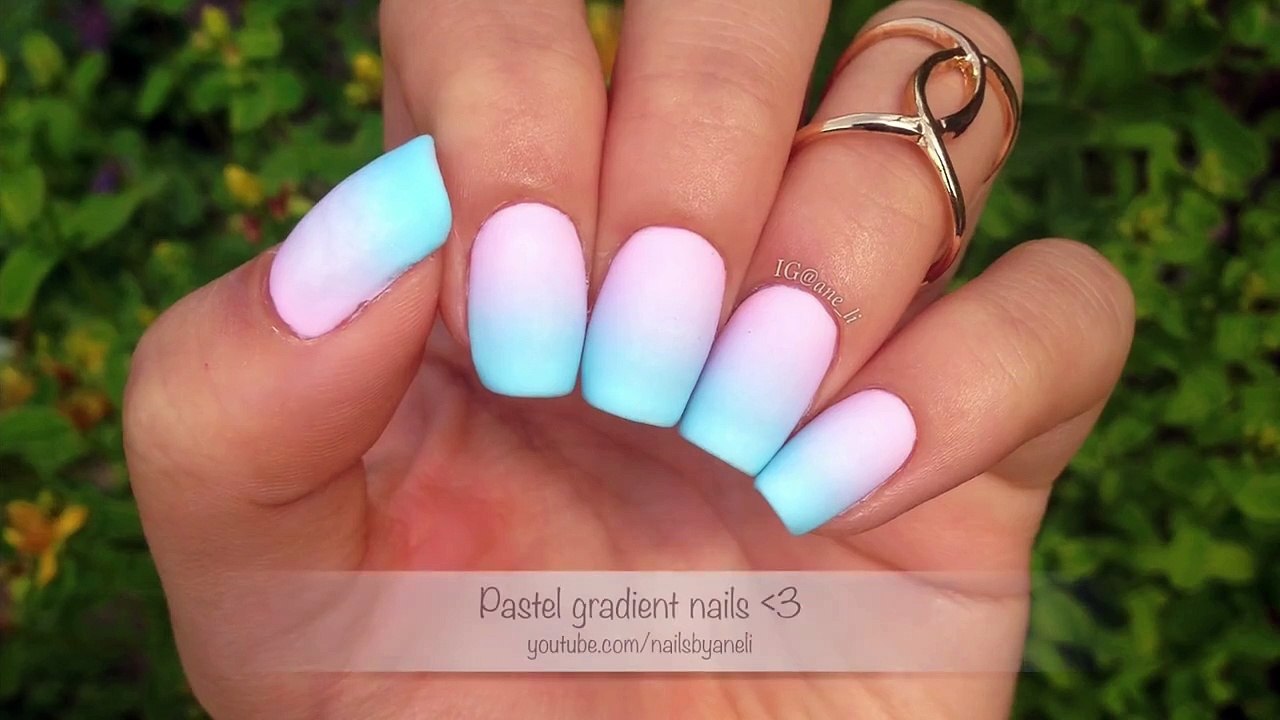 Simple Pastel Gradient Nails