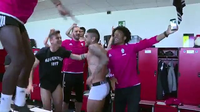 La Juventus festeggia a Vinovo-Party time in Vinovo