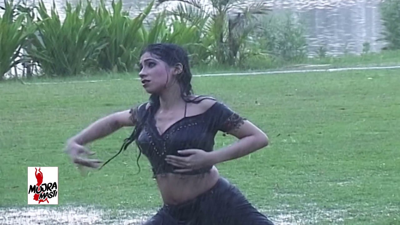 RAIN MUJRA - TIP TIP VASEY MAHIYA - PAKISTANI MUJRA DANCE