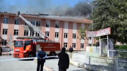 Eski Devlet Hastanesi Çatısında Yangın