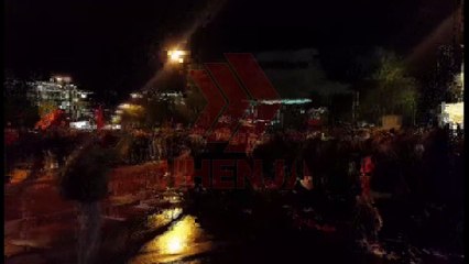 Protestuesit drejt Qeverise 25.04