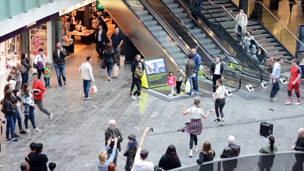 Flashmob Zurich airport