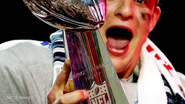 Rob Gronkowski Twerks In JetBlue Commercial