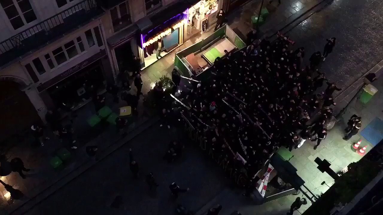 Le bel hommage des Ultras du PSG à Momo (Skyrock)