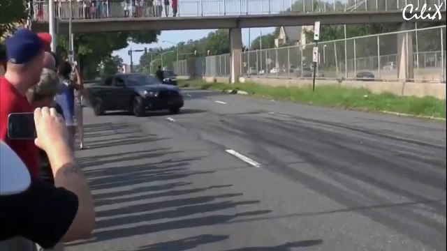 Неудачный дрифт на Dodge Charger SRT