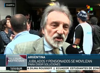 下载视频: Jubilados argentinos preocupados por alza en servicios básicos