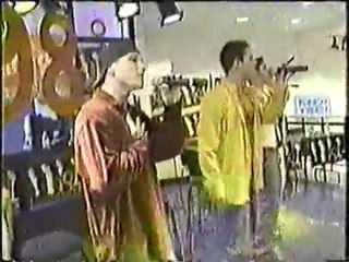 98 Degrees MP News (8-97) HMV signing