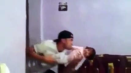 Các ông bố trông con bá đạo