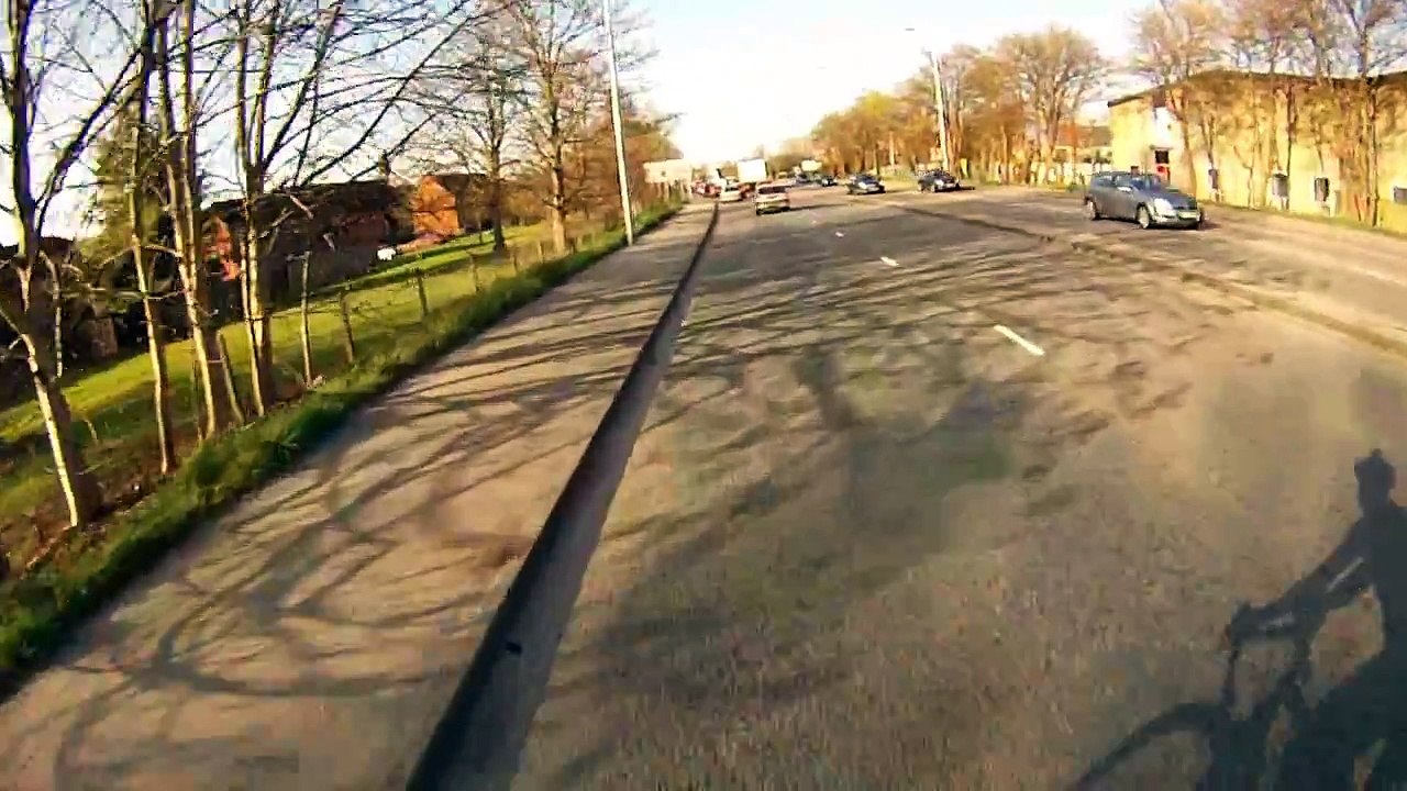 LR14SYA Tailgating, Asked Not To, Carries On