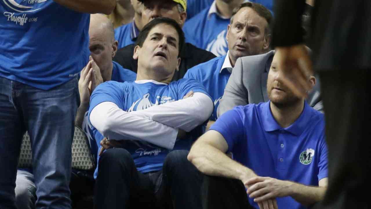 Kevin Durant Calls Mark Cuban an Idiot