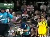Shahid Afridi top entertaining shots just in one over 6 sixes