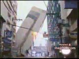 Dopo la scossa di terremoto un grattacielo si sbriciola: le terrificanti immagini del crollo in diretta