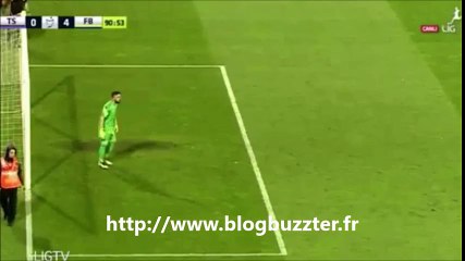 Un arbitre est roué de coups lors d'un match de foot
