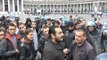 Napoli - Renzi in Prefettura, tensioni in piazza tra Polizia e manifestanti (24.04.16)