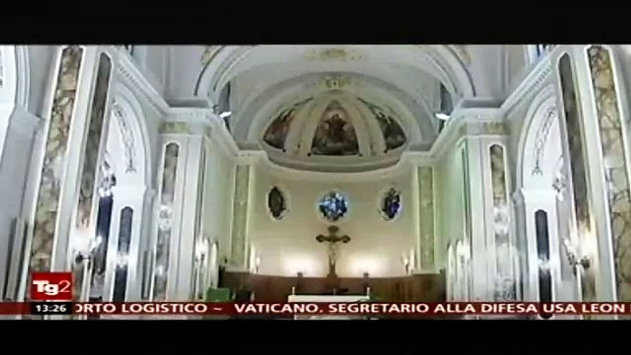 Muore la padrona, il cane torna in chiesa ogni giorno al rintocc