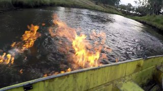 En Australie une rivière en feu à cause de l'exploitation du gaz