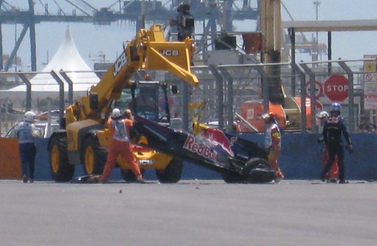 Mark Webber Huge crash Valencia 2010 Dutch commentary