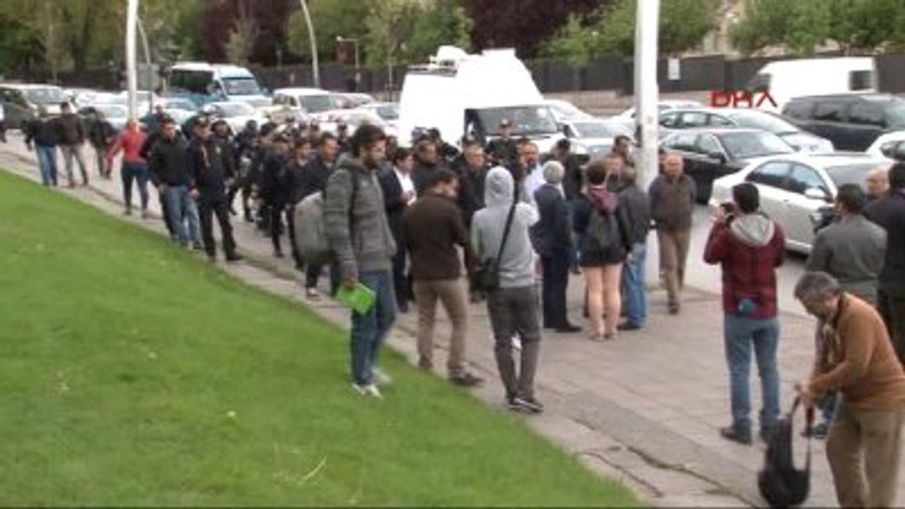 Meclis Önünde Biber Gazlı Polis Müdahalesi 3
