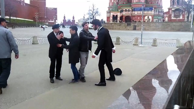 Пушкин и Ленин подрались на Красной Площади из-за клиента