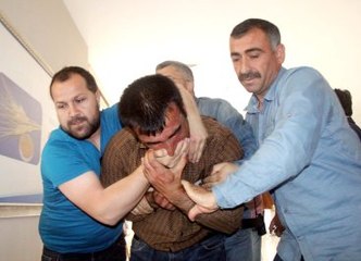 Bakanlara 'İçim Yandı' Diye Bağıran Çiftçiye Gözaltı