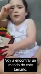 Esta Niña quiere un MARIDO como su Madre por eso LLORA