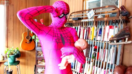 Spiderman, Frozen Elsa & Pink Spidergirl w- Doctor! Spiderbaby i