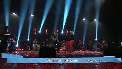 Bora Duran - Odalarda Işıksızım (Canlı Performans)